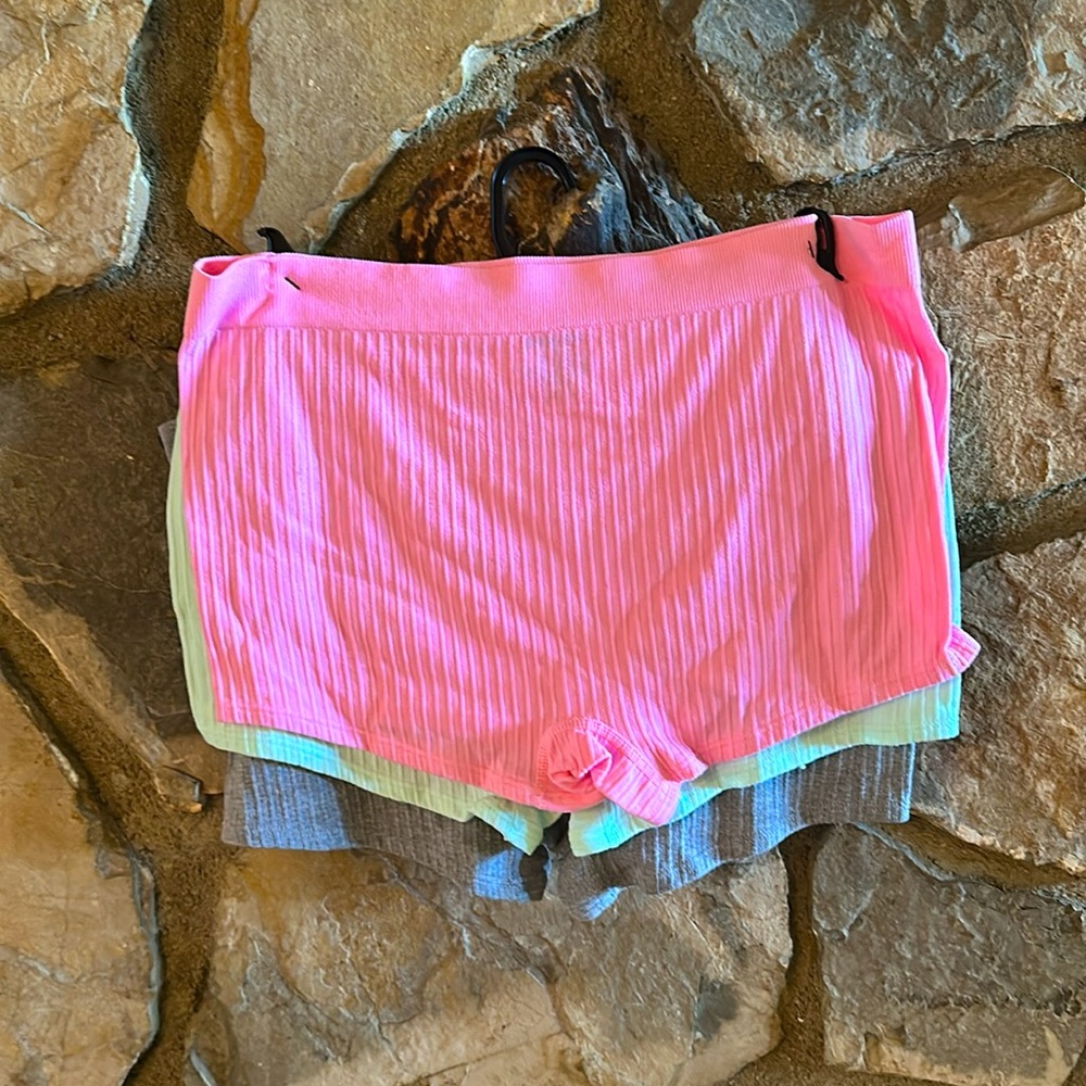 Steve Madden Ribbed Boyshorts Underwear Set - Picture 2 of 8